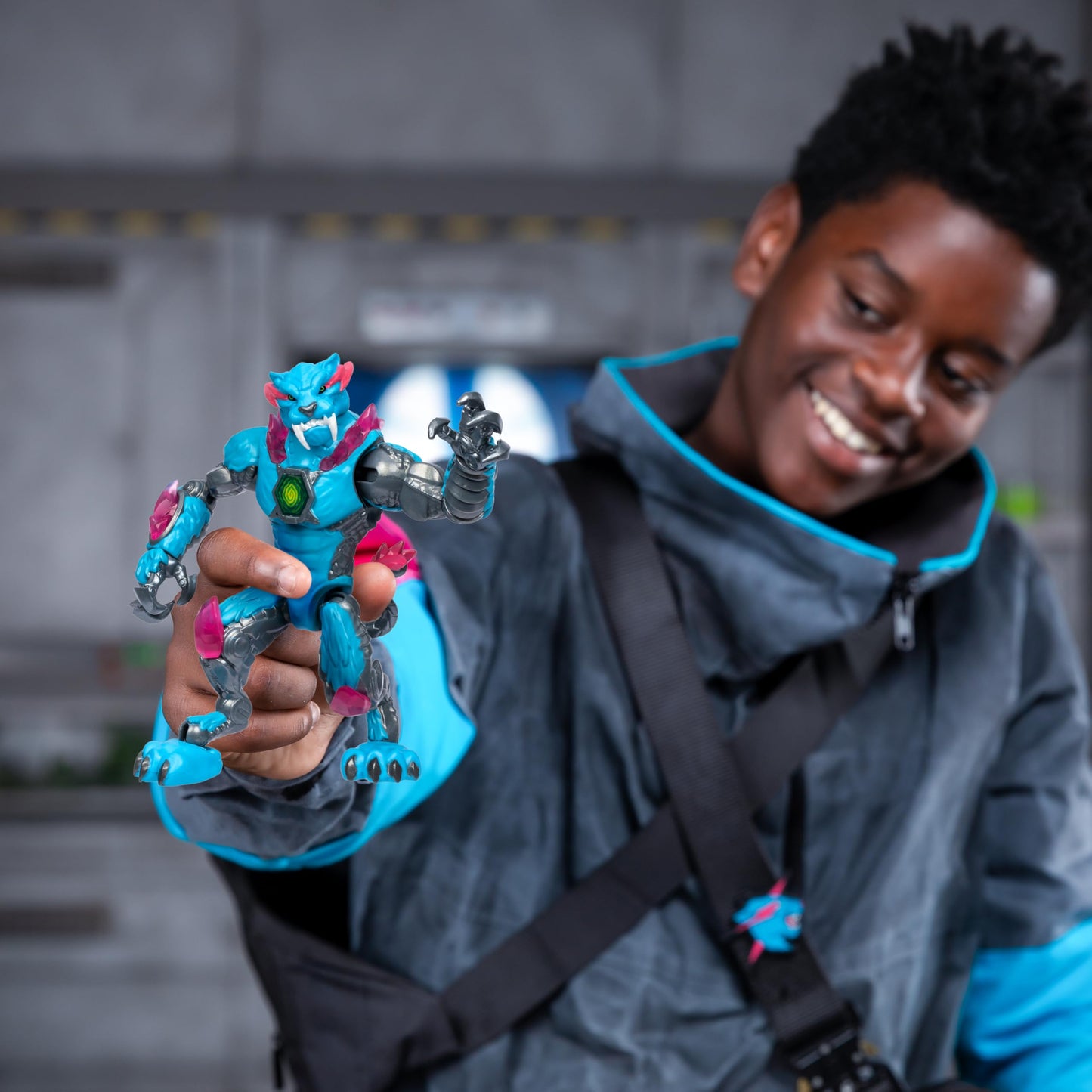 MrBeast Lab Mutators – Mutate the Ultimate Beast, Perform Experiment & Reveal Iconic Panther Action Figure, 3 Styles to Collect