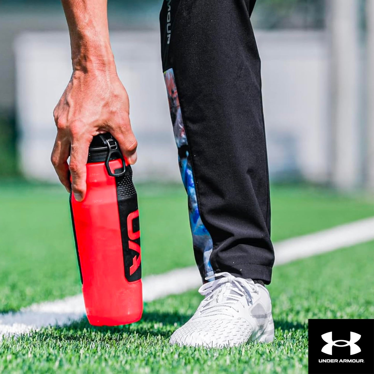 Under Armour 32oz Playmaker Squeeze Clear