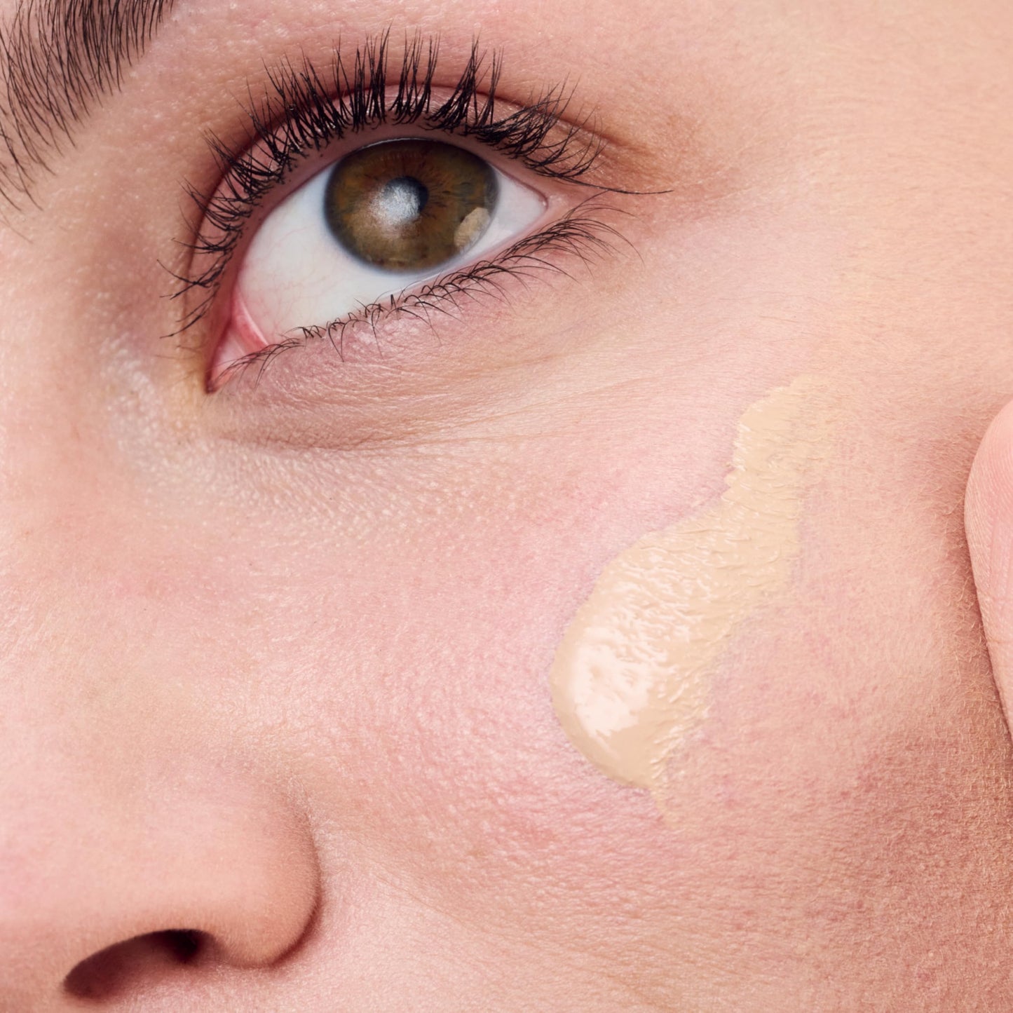 Clinique Redness Solutions Liquid Foundation Makeup Broad Spectrum SPF 15 With Probiotic Technology For Redness-Prone Skin| Medium Coverage + Natural