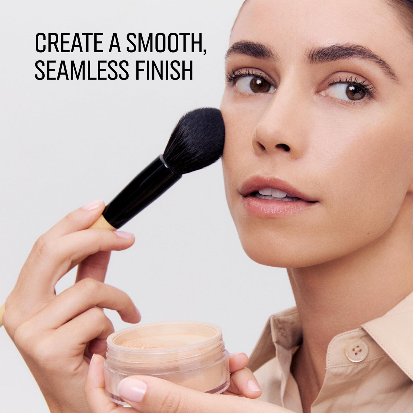 Bobbi Brown Sheer Finish Loose Powder | Long-Lasting, Oil-Absorbing, Mattifying Powder for Seamless Finish | Vitamin E, 0.35 Ounce, Pale Yellow