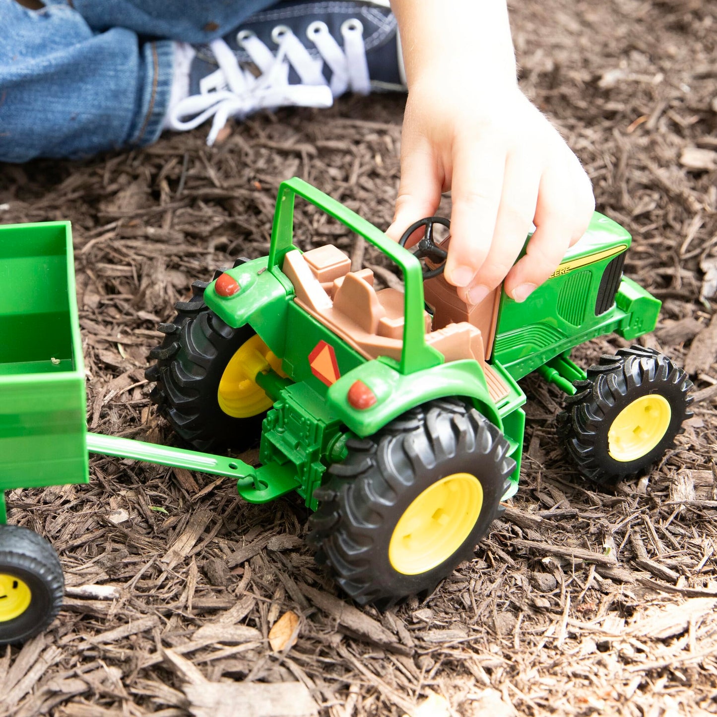 TOMY John Deere Kids Tractor Toy with Flarebox Wagon Set - 8 Inches - John Deere Tractor Toys for Kids - Toddler Toys Ages 3 and Up