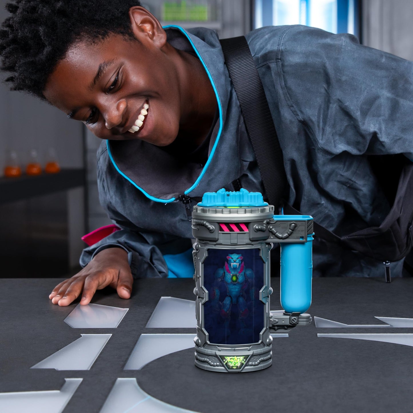 MrBeast Lab Mutators – Mutate the Ultimate Beast, Perform Experiment & Reveal Iconic Panther Action Figure, 3 Styles to Collect