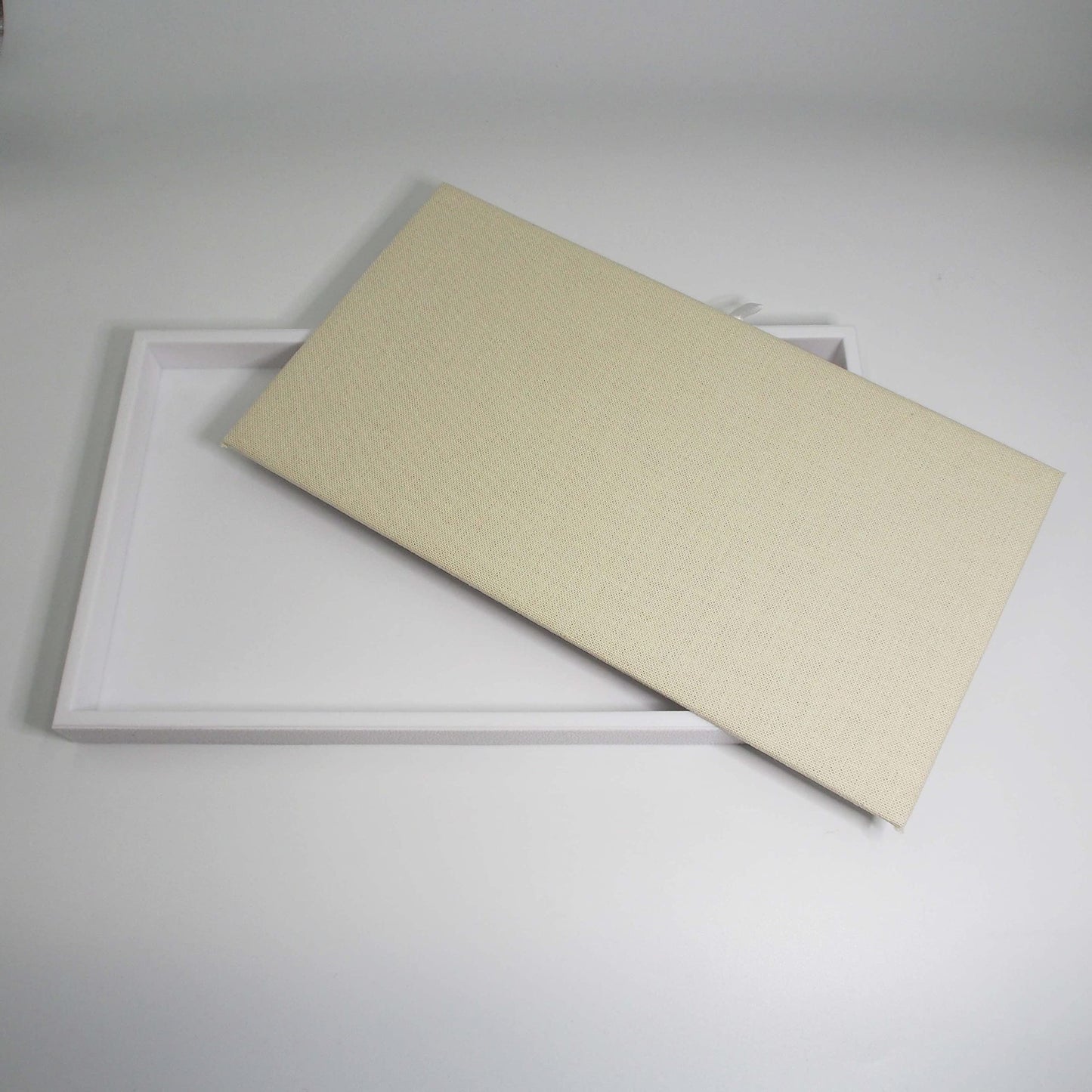 888 Display 5 Pack Beige Linen Jewelry Pads Jewelry Organizer can be used with any standard size trays. Ideal to use for organizing jewelry at…