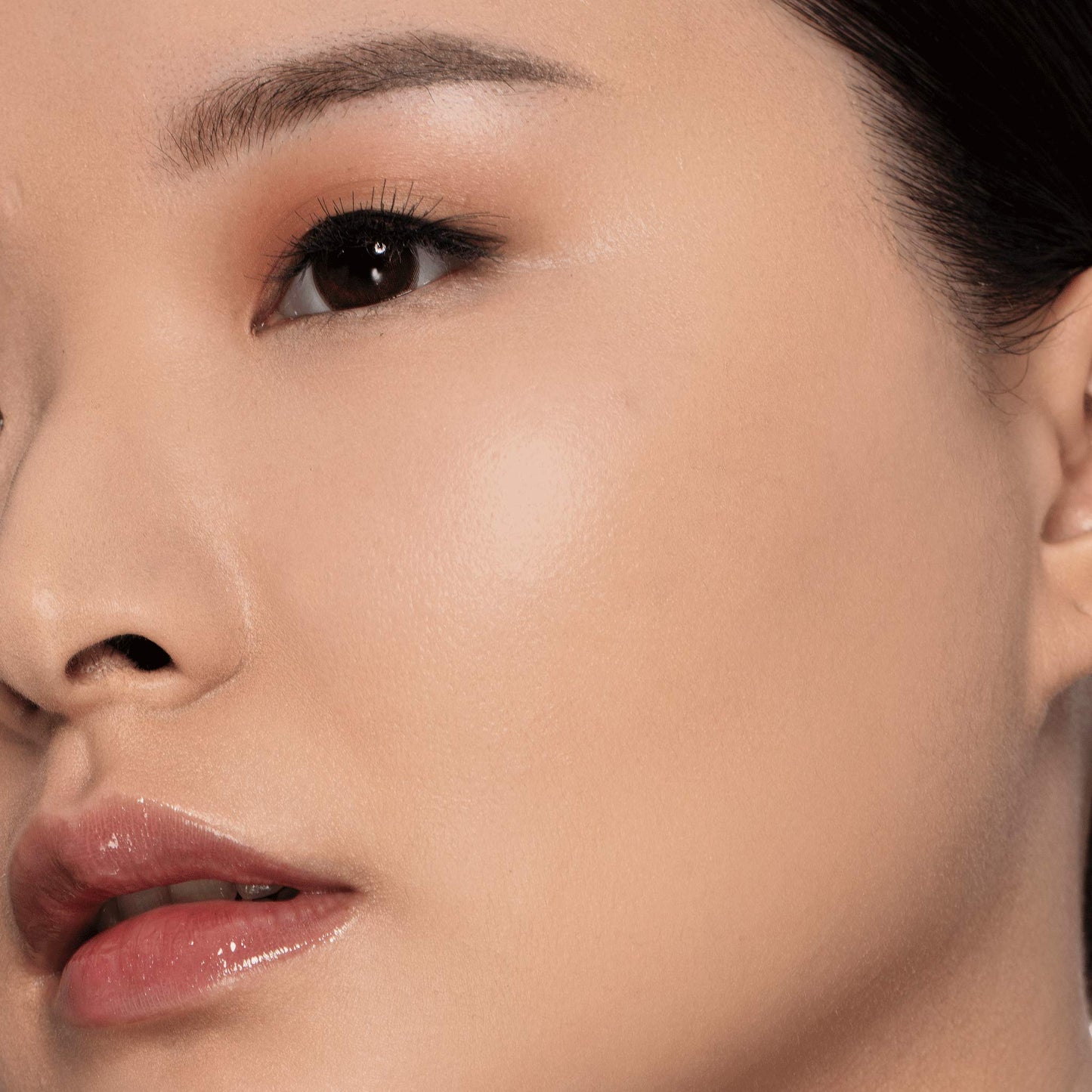 Milani Screen Queen Liquid Foundation Makeup - Cruelty Free Foundation With Digital Bluelight Filter Technology (Warm Shell)