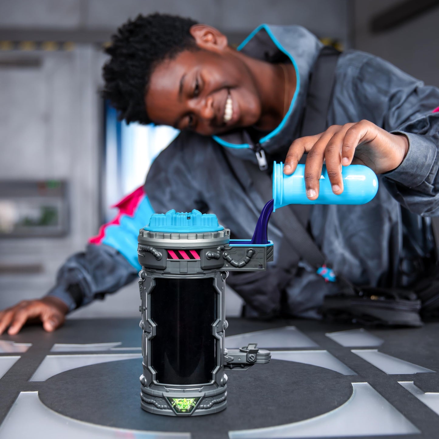 MrBeast Lab Mutators – Mutate the Ultimate Beast, Perform Experiment & Reveal Iconic Panther Action Figure, 3 Styles to Collect