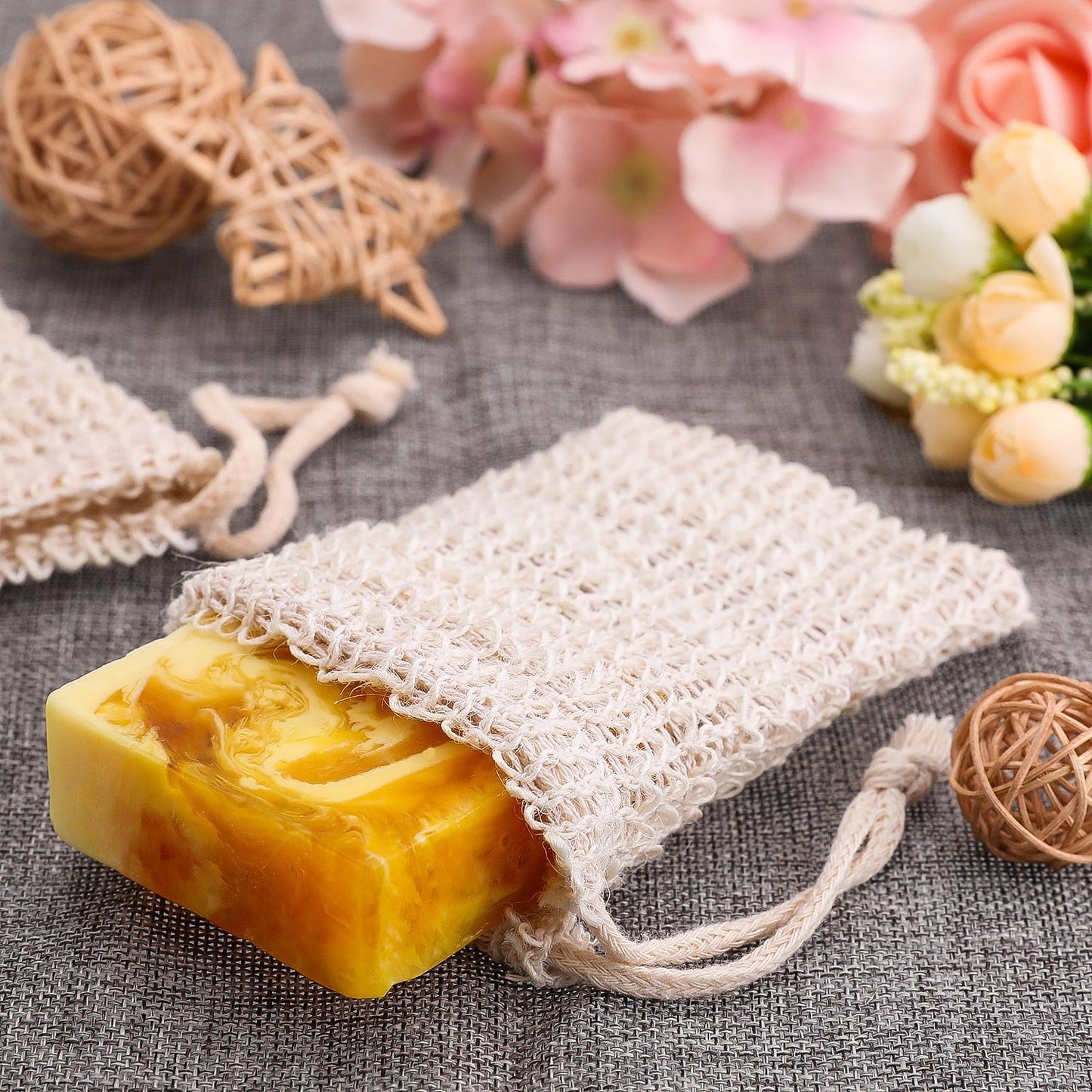 BBTO 5 Pieces Soap Saver Bag Cotton Linen Exfoliating Soap Pouch for Foaming and Drying, Shower, Scrubber(9 x 14 cm,Beige)