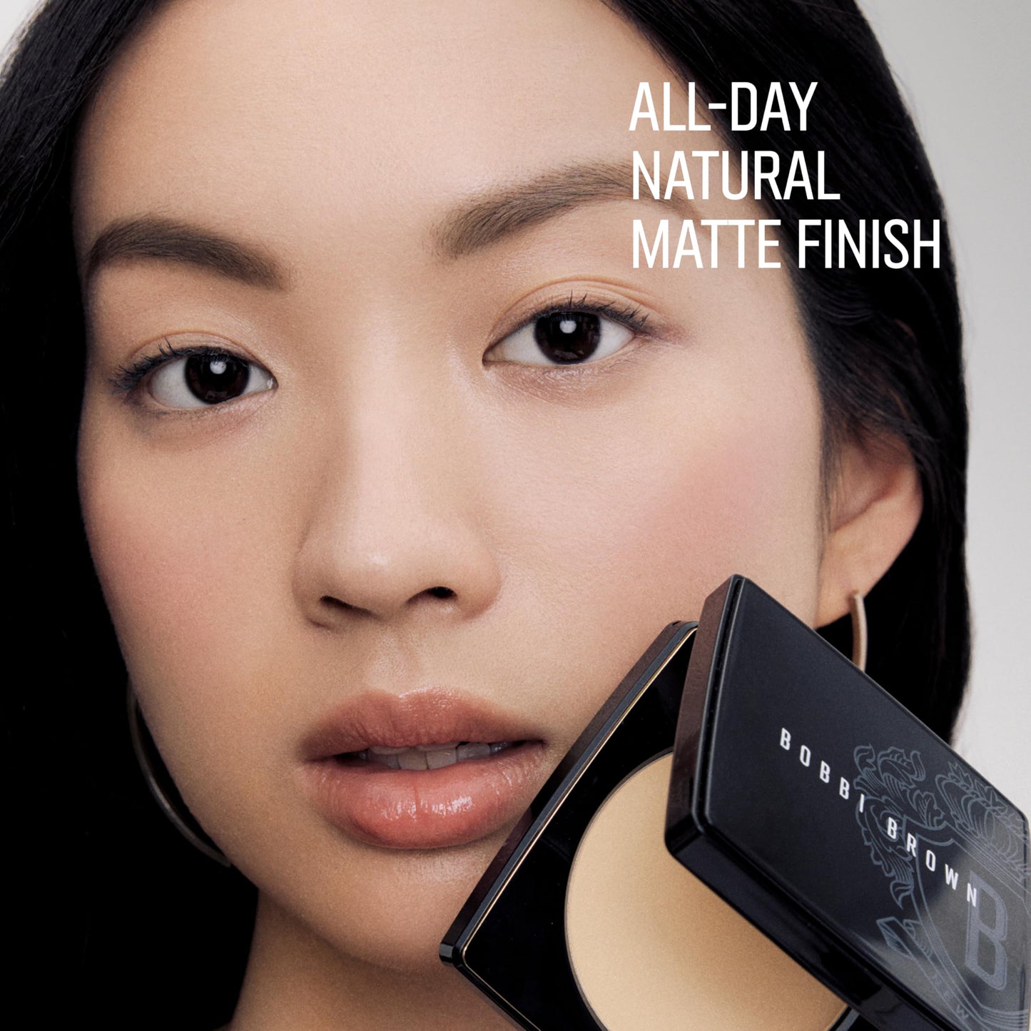 Bobbi Brown Sheer Finish Pressed Powder | Oil-Absorbing, Mattifying Setting Powder for All-Day Shine Control | Includes Puff, 0.32 Ounce, Basic Brown