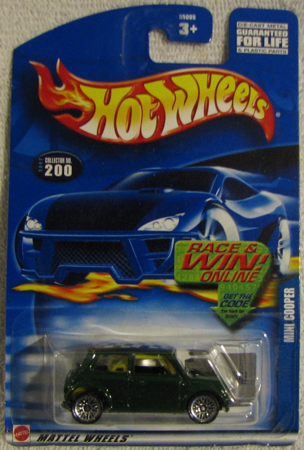 Hot Wheels 2002-200 Mini Cooper 1:64 Scale GREEN w/checkered top - Race Win Card