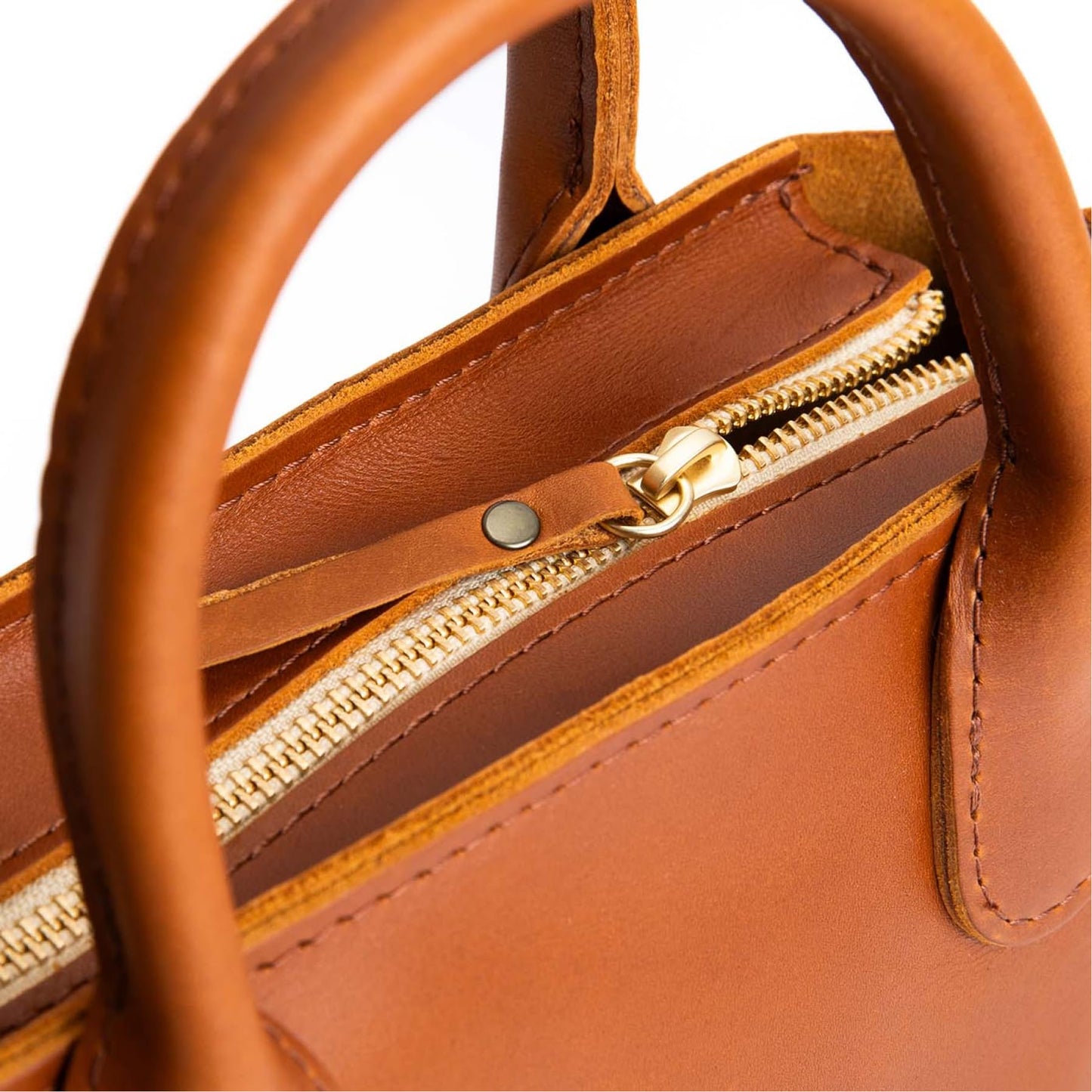 Portland Leather Goods Raindrop Crossbody Bag - Adjustable Leather Purse & Shoulder Bag with Zipper Closure & Carrying Handles - Handmade from…