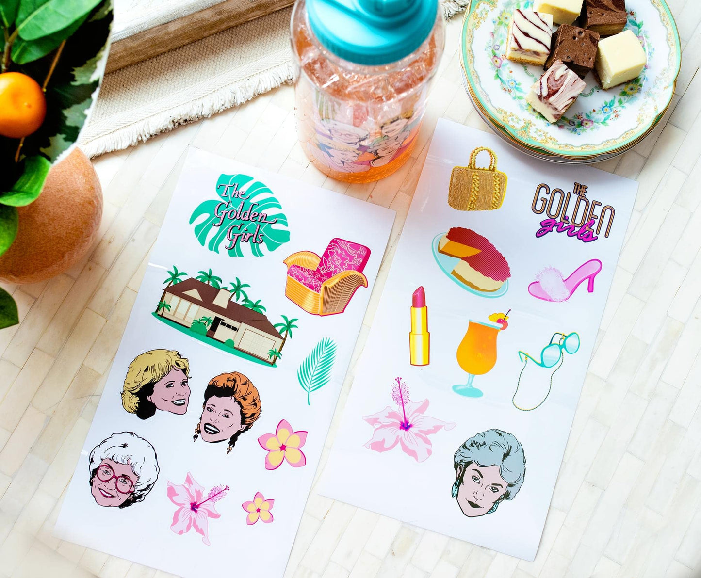 Silver Buffalo Golden Girls Group Twist Spout Plastic Water Bottle with Stickers You Stick Yourself, 32 Ounces