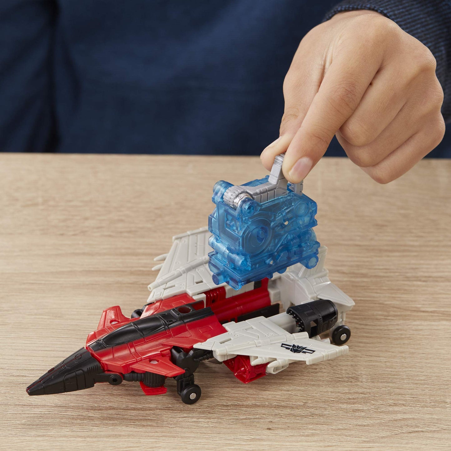 Transformers E0767 Tra Mv6 Energon Igniters 10 Red Light 1 Action Figure