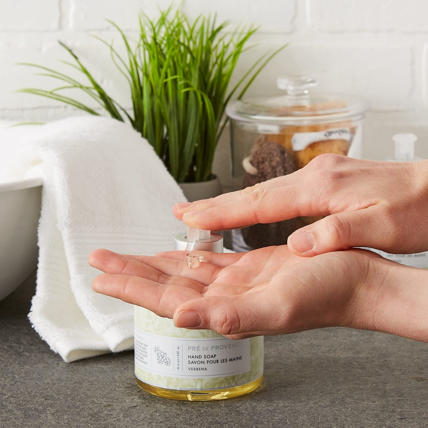 Pre de Provence Collection Liquid Hand Soap, Sooths & Softens while Cleansing, Enriched with Shea Butter, Vitamin E & Glycerin, Soft & Soothing, 11 fl