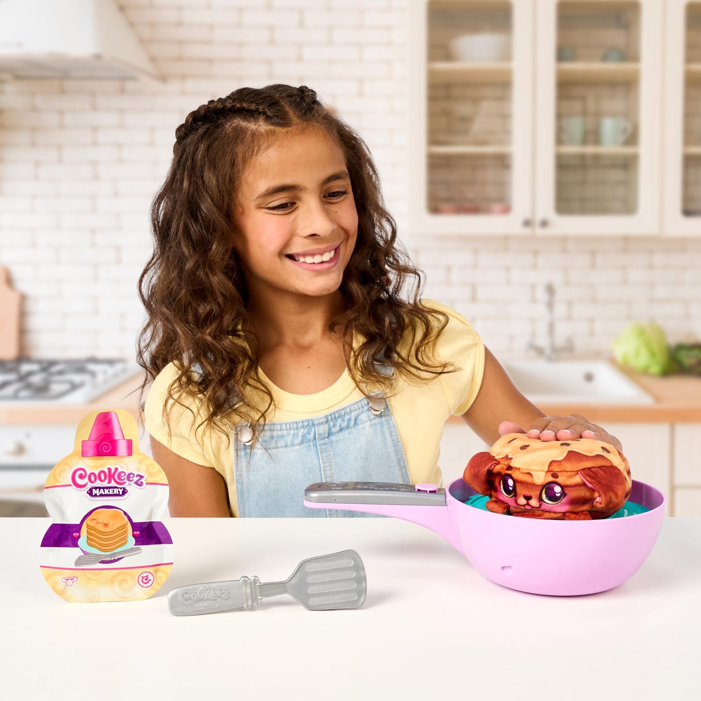 Cookeez Makery Pancake Treatz. Mix & Flip a Plush Best Friend! Place Your Pancake Mix on The Pan and Be Amazed When A Scented, Interactive Plush…