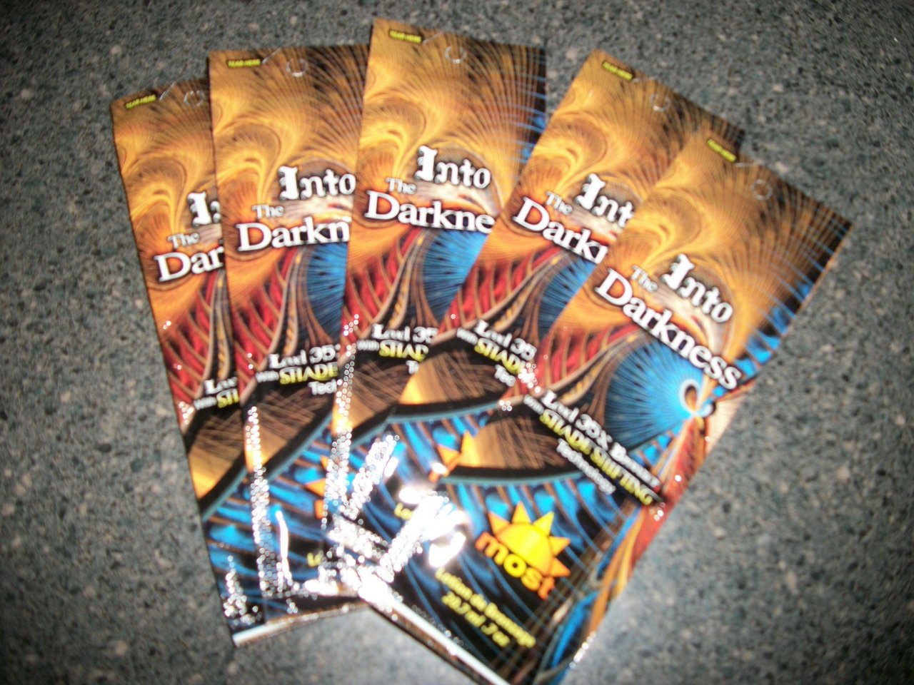 5 packets 2011 Into The Darkness Level 35xBronzer .7 oz