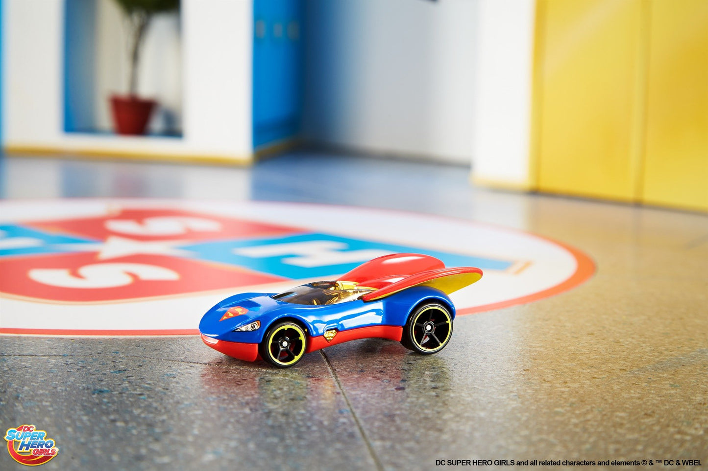 Hot Wheels DC Super Hero Girls Supergirl, Vehicle