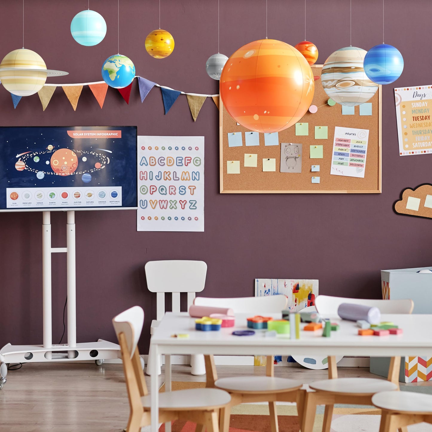 Dan&Darci Inflatable Solar System Planets – Science Toy & Astronomy Gift for Kids, Space-Themed Room Decor, Ceiling & Party Decorations Ages 5–12