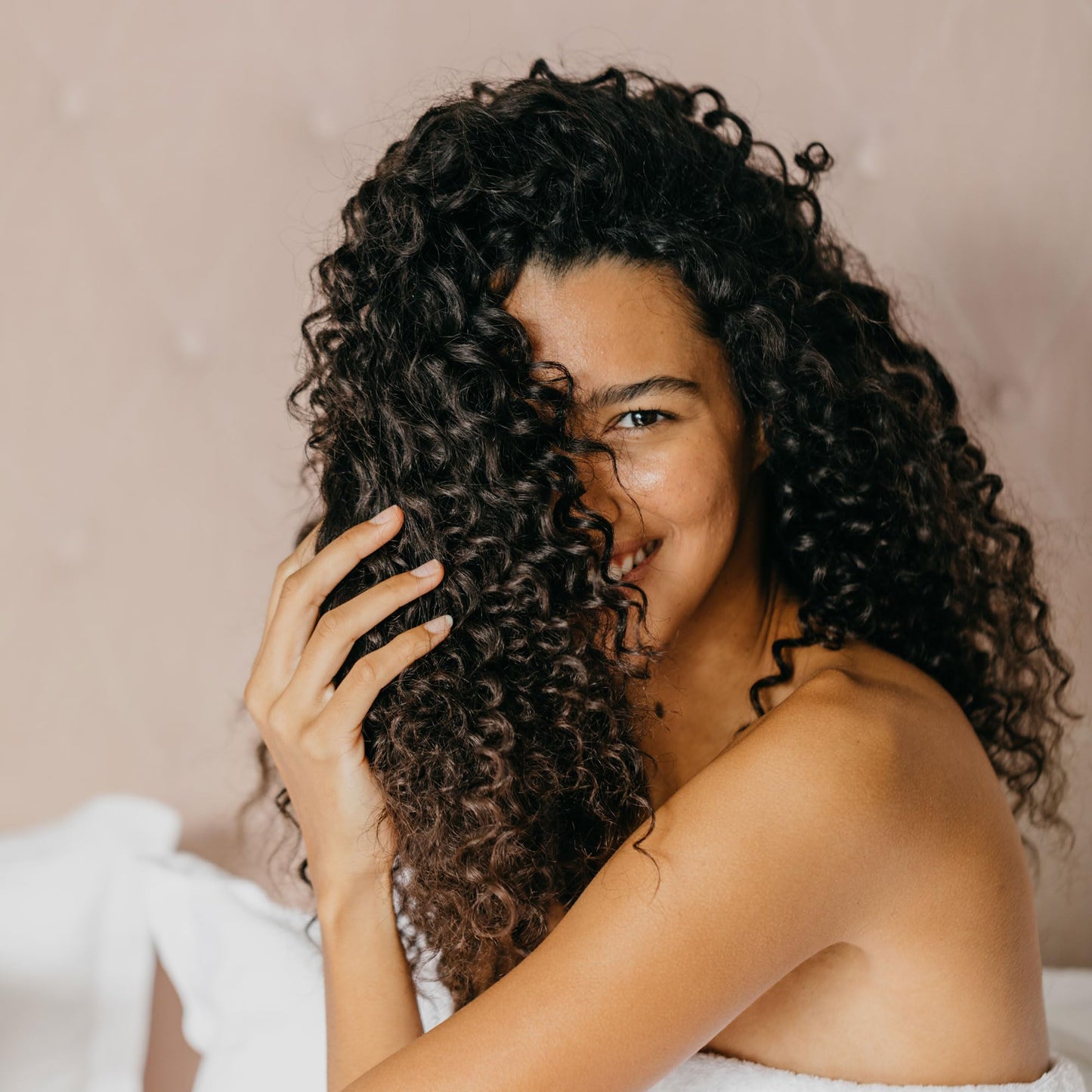Mirta De Perales, Curls Defining Cream for Wavy, Curly & Coily Hair | Hydrating Curl Cream with Coconut Oil & Shea Butter | Defines, Smooths
