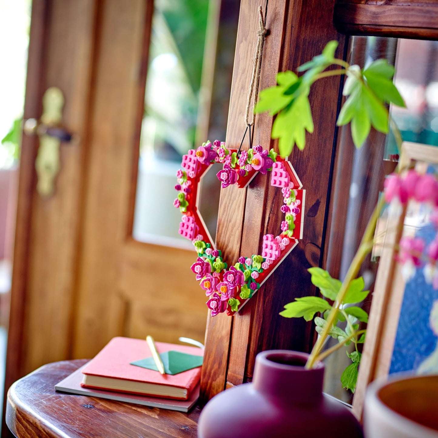 LEGO Heart Ornament Building Toy Set, Fun Arts & Crafts for Girls & Boys Ages 9+, Gift for Kids, Home Decoration Wall Display, 40638