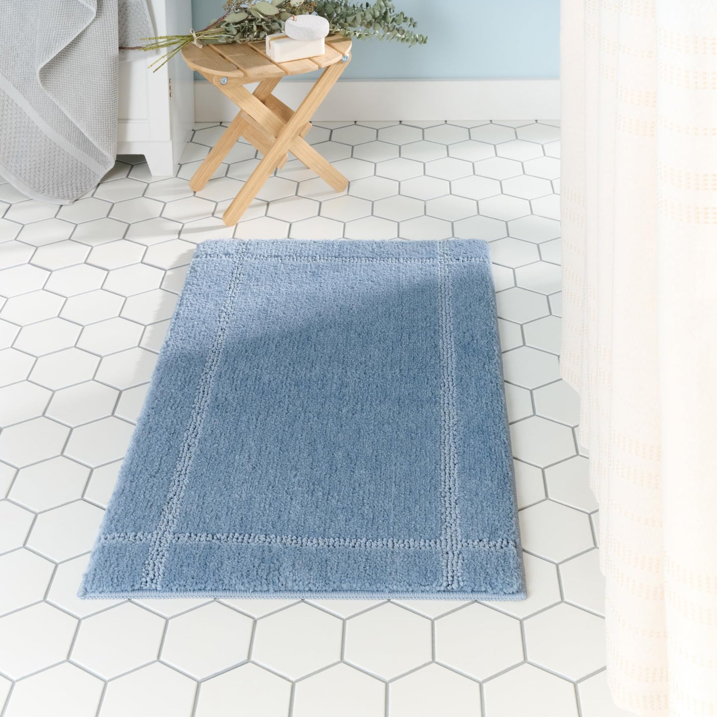 TOWN & COUNTRY EVERYDAY Ultra Plush Solid Tufted Border Bath Mat, Soft and Absorbent Tufted Floor Mat, Non-Slip Backing, Machine Washable, Blue…
