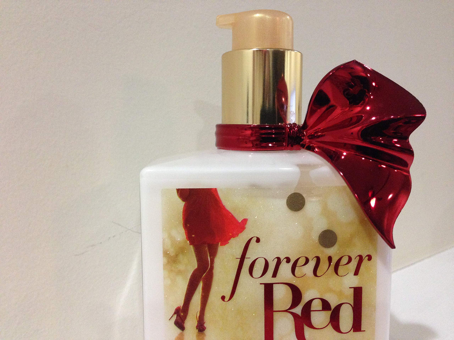 Bath and Body Works Forever Red Perfumed Body Lotion 10 Ounce Full Size Retired Fragrance