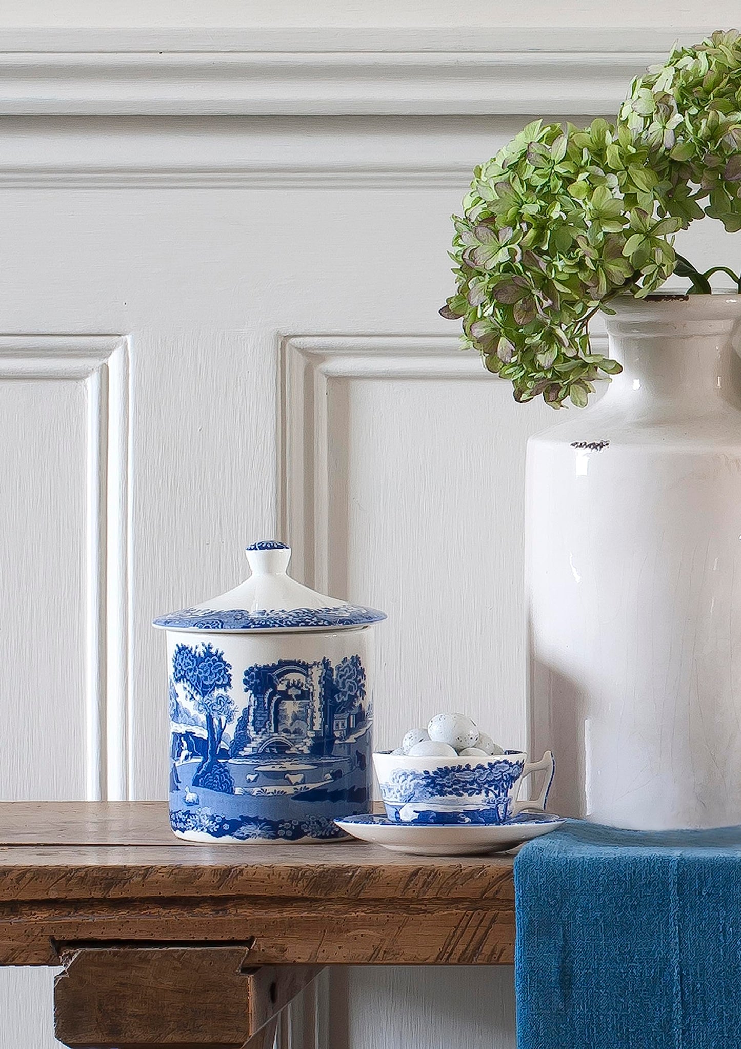 Spode Blue Italian Porcelain Kitchen Storage Jar - 7.5 Inch Airtight Food Container with Decorative Countryside Scene - Dry Goods Canister for Pantry… Home & Kitchen Portmeirion