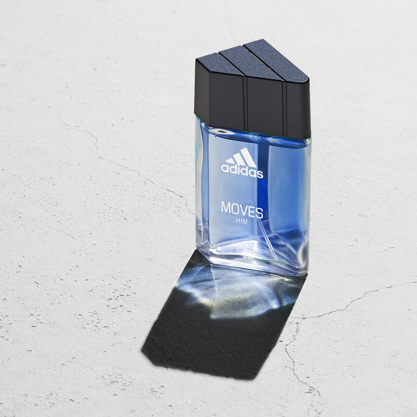 Adidas Moves Him Eau de Toilette 1 fl oz (Pack of 1), Notes of Green Apple, Cedarwood, Musk, Men's Fragrance, Long Lasting, Sporty Fragrance, Travel