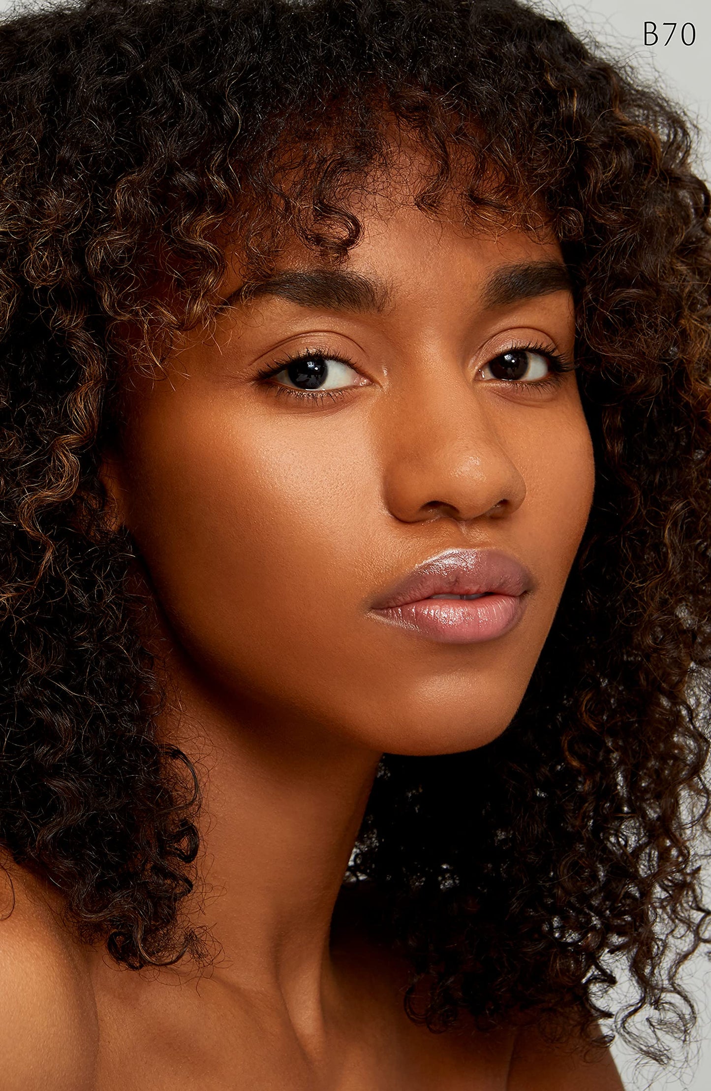 Clé de Peau Beauté, Radiant Fluid Foundation Natural Broad Spectrum SPF 25, B70