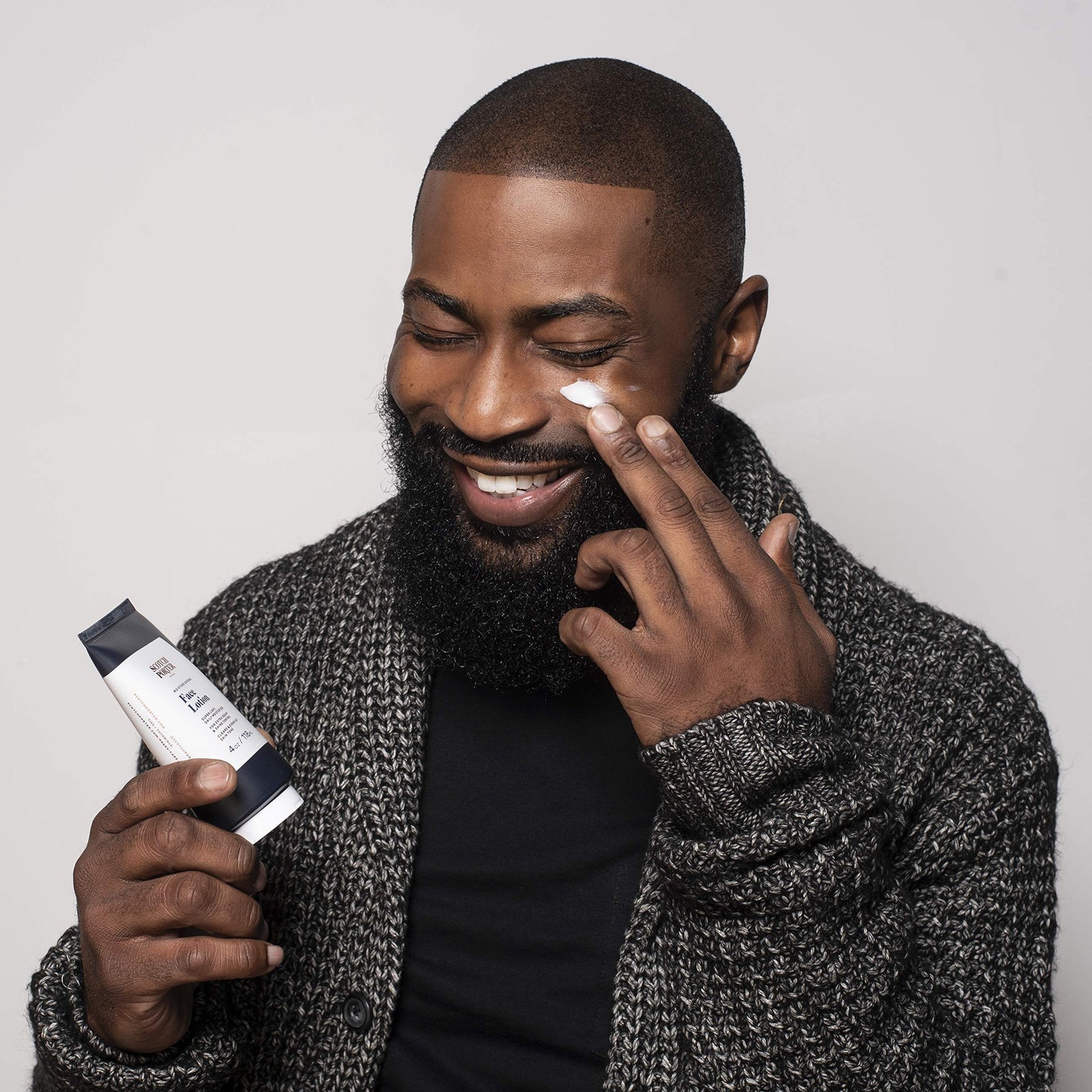 Scotch Porter Moisture Defend Face Lotion for Men | Controls Shine, Sooths & Evens Out Skin Tone | Free of Parabens, Sulfates & Silicones | Vegan |