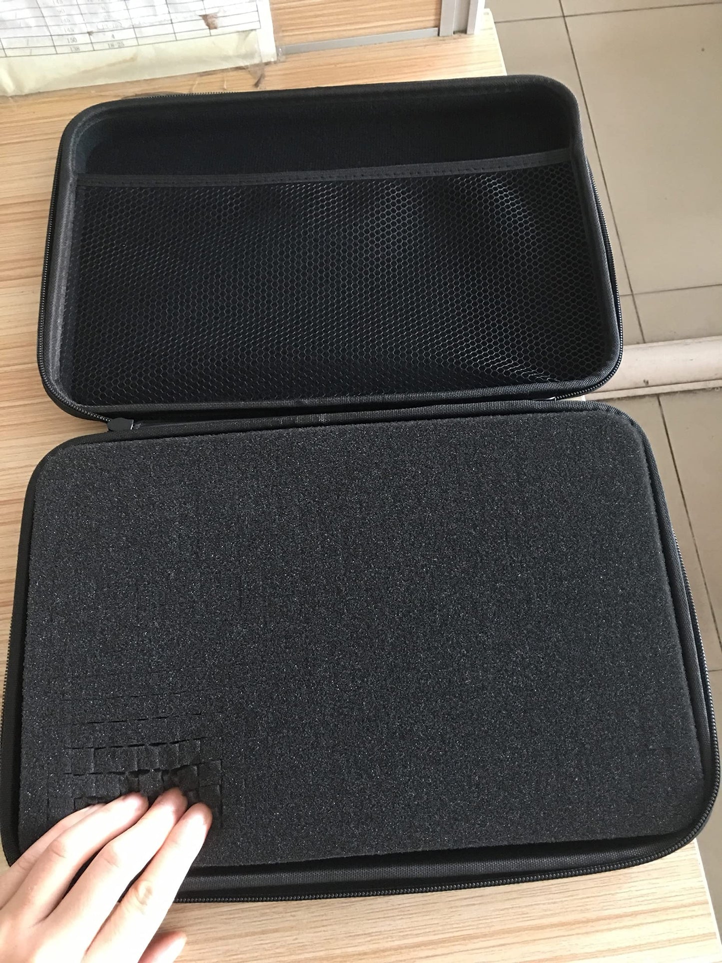 Taction Basic Detective Kit | Carry Case with Fingerprint Brushes, Powders, Hinge Lifts & Magnifying Glass | CSI Forensic Starter Set