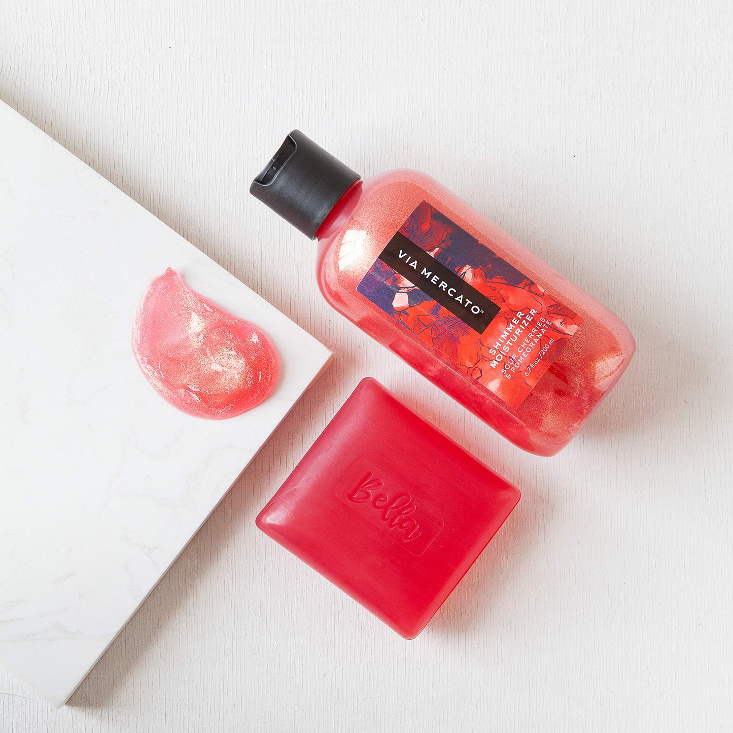 Via Mercato Bella Collection, Hydrates & Invigorates, Shimmer Moisturizer, 200 ML, No. 2 - Sour Cherries & Pomegranate