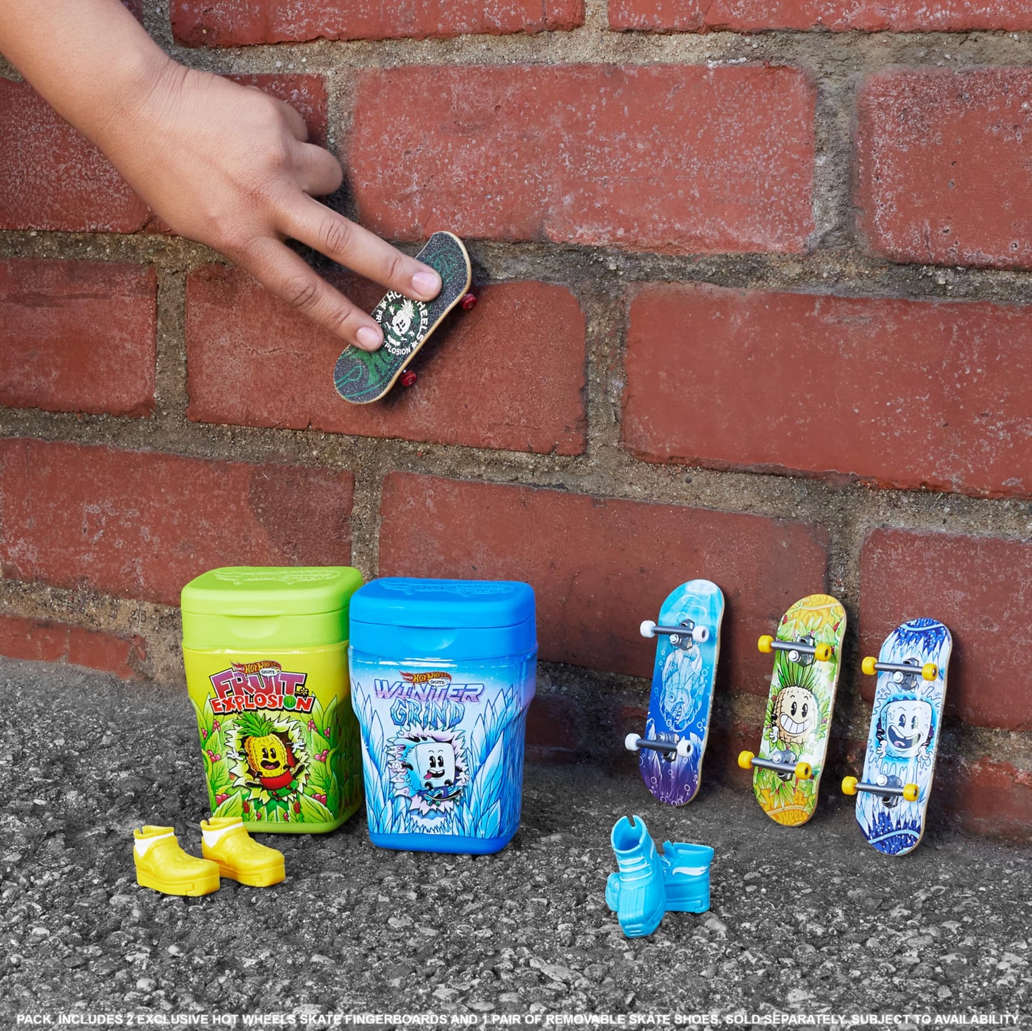 Hot Wheels Skate Fingerboards & Skate Shoes, 2 Flavor Containers with 2 Exclusive Boards & 1 Pair of Removable Shoes in Portable Storage Containers