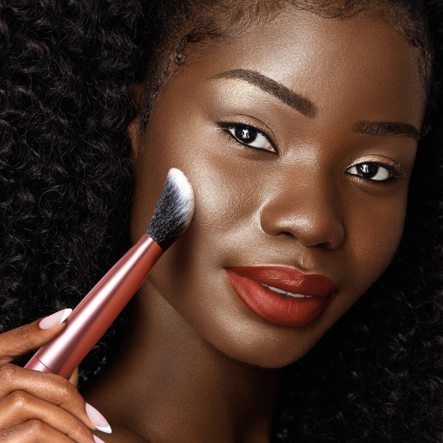 Real Techniques Seamless Complexion Makeup Brush, For Foundation, Primer, & Moisturizer, Multipurpose Foundation Brush Or Skincare Tool, Streak-Free