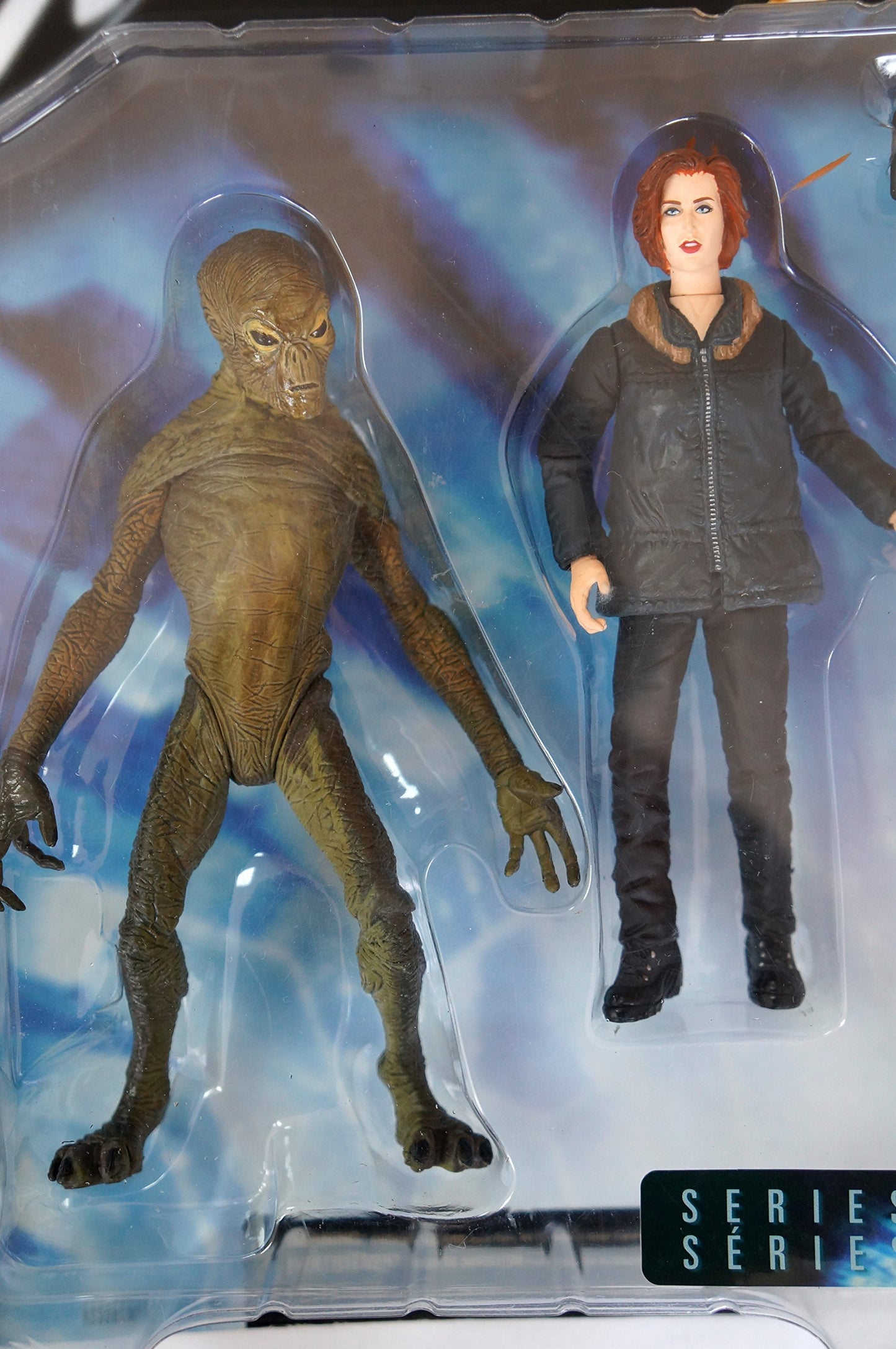X-Files 1998 The Action Figure Series 1 - Agent Scully with Alien