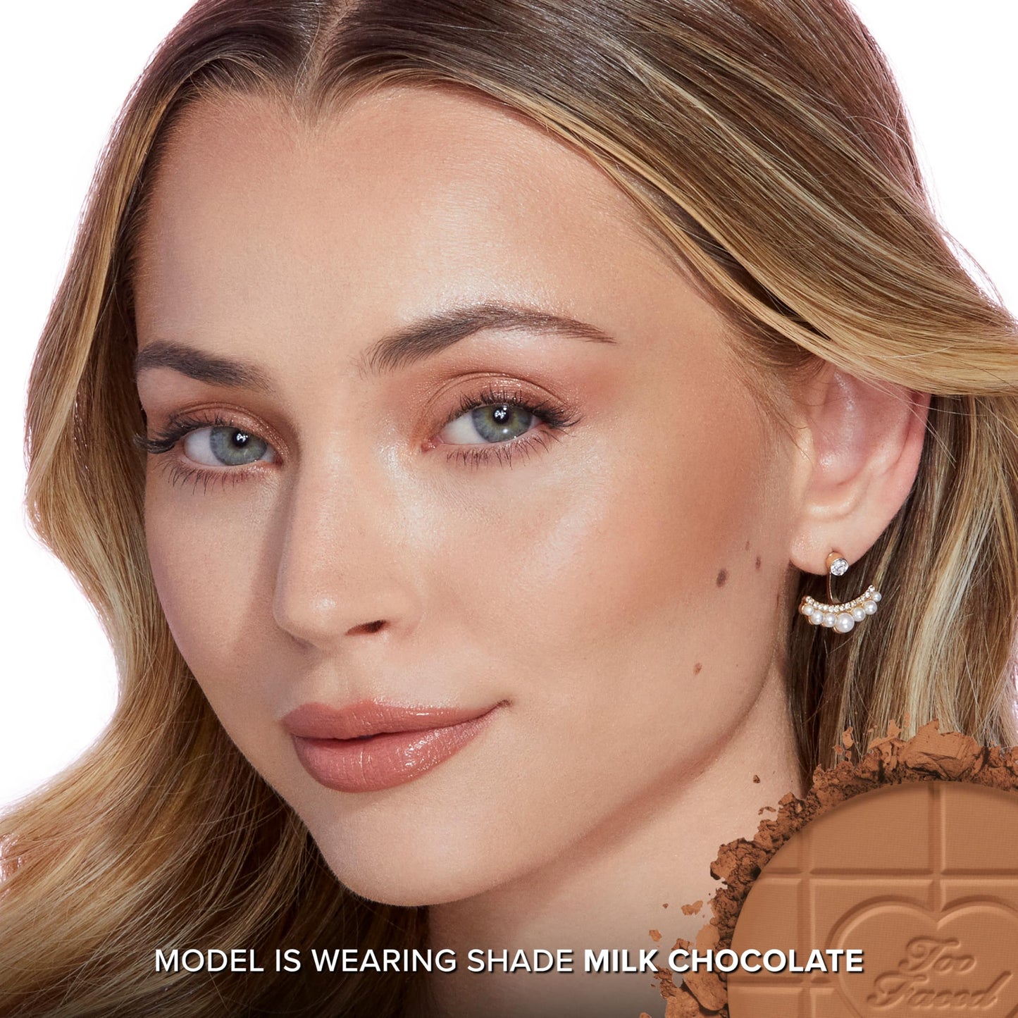 Too Faced Chocolate Soleil Matte Blurring Bronzer | Matte Bronzer Powder that Mimics Natural Skin for Blurred Sun-Kissed Effect, Milk Chocolate, 0.28