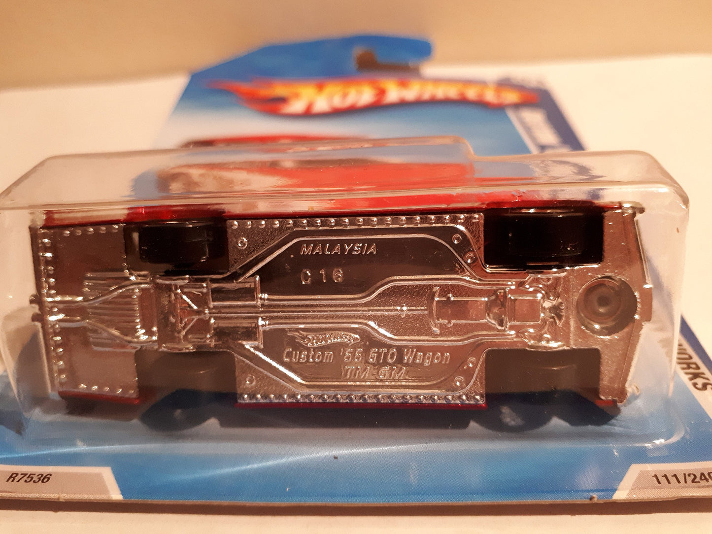 Hot Wheels 2010 City Works 03/10 RED and White City FIRE Department Custom '66 GTO Wagon