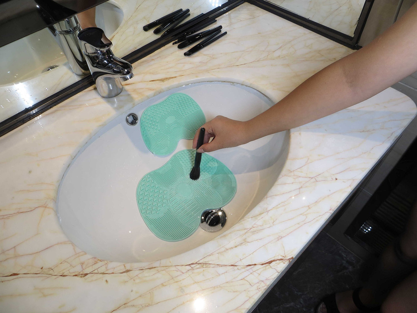 LORMAY Silicone Makeup Brush Organizer + Makeup Brush Cleaning Mat - Brush Holder for Air Drying. Easy to Mount to Wall, Mirror, Dresser or Tile (Mint