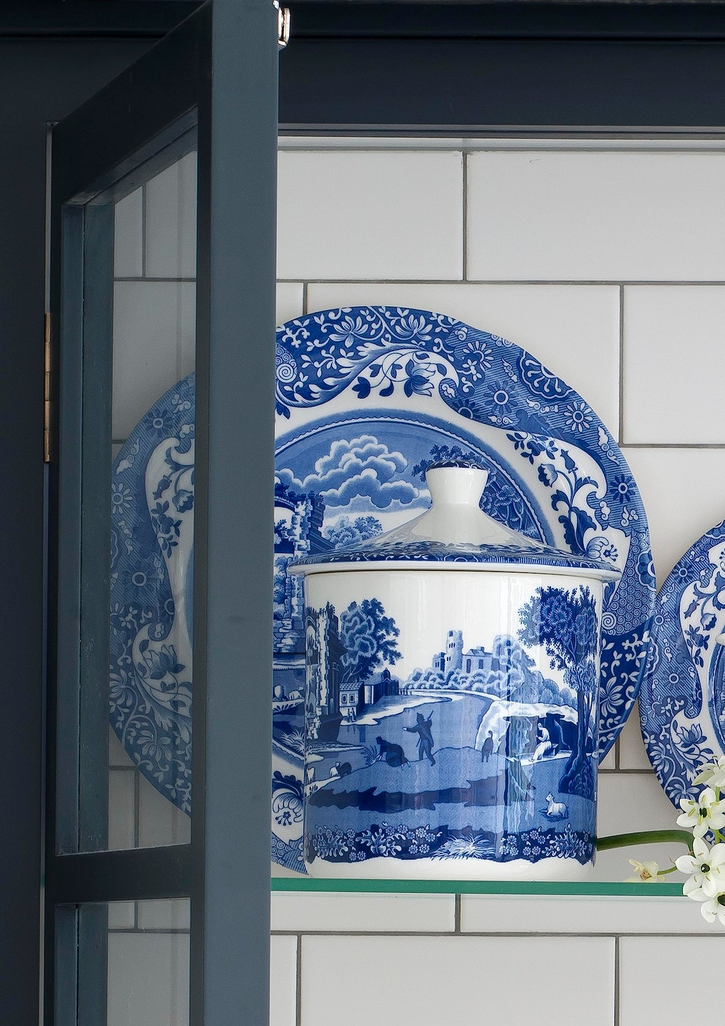 Spode Blue Italian Porcelain Kitchen Storage Jar - 7.5 Inch Airtight Food Container with Decorative Countryside Scene - Dry Goods Canister for Pantry… Home & Kitchen Portmeirion