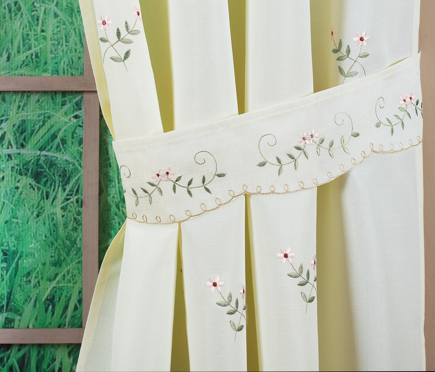 Today's Curtain, Forget-Me-Not Shower Curtain, Ecru/Rose, 70" W x 72" L, with Valance