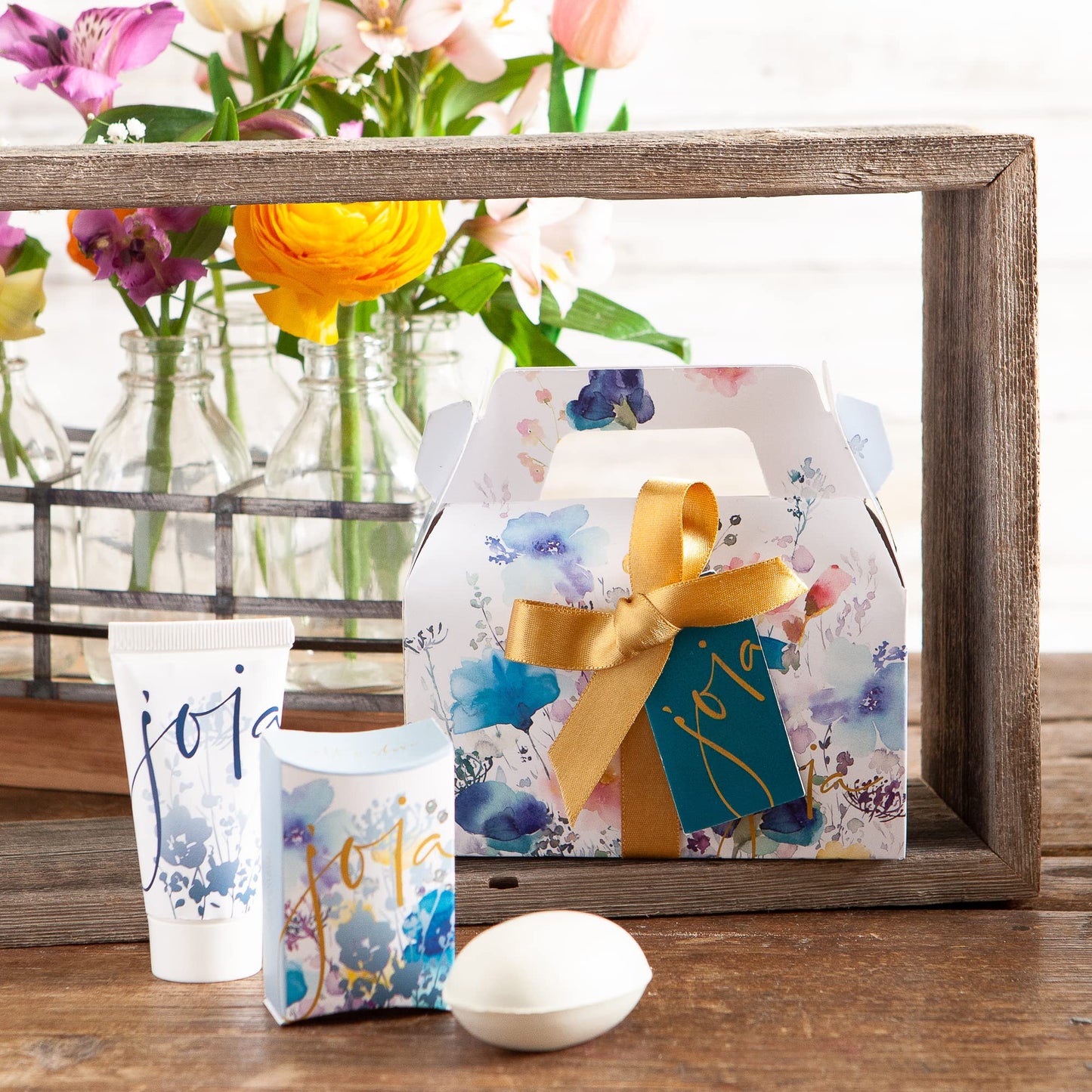 European Soaps Joia Winter/Spring Scented Moisturizing Gift Set, Bar Soap and Shea Butter Hand Cream, Sea & Shore, 2.4 Fl Oz