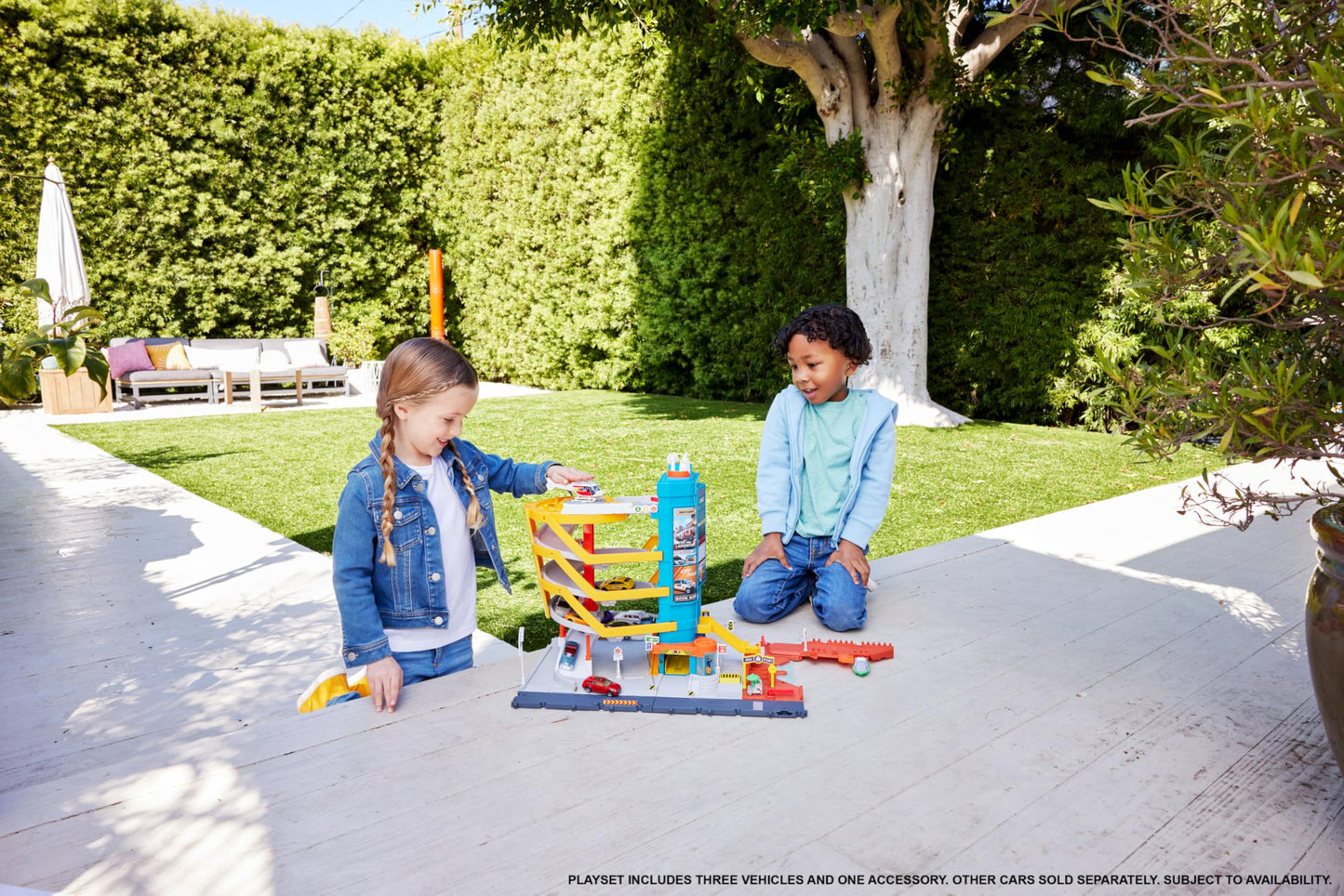 Matchbox 5-Level Transportation Center Playset with Car-Activated Features, Includes 1:64 Taxi, Boat, Helicopter & Food Vendor, Kids Toy Vehicles