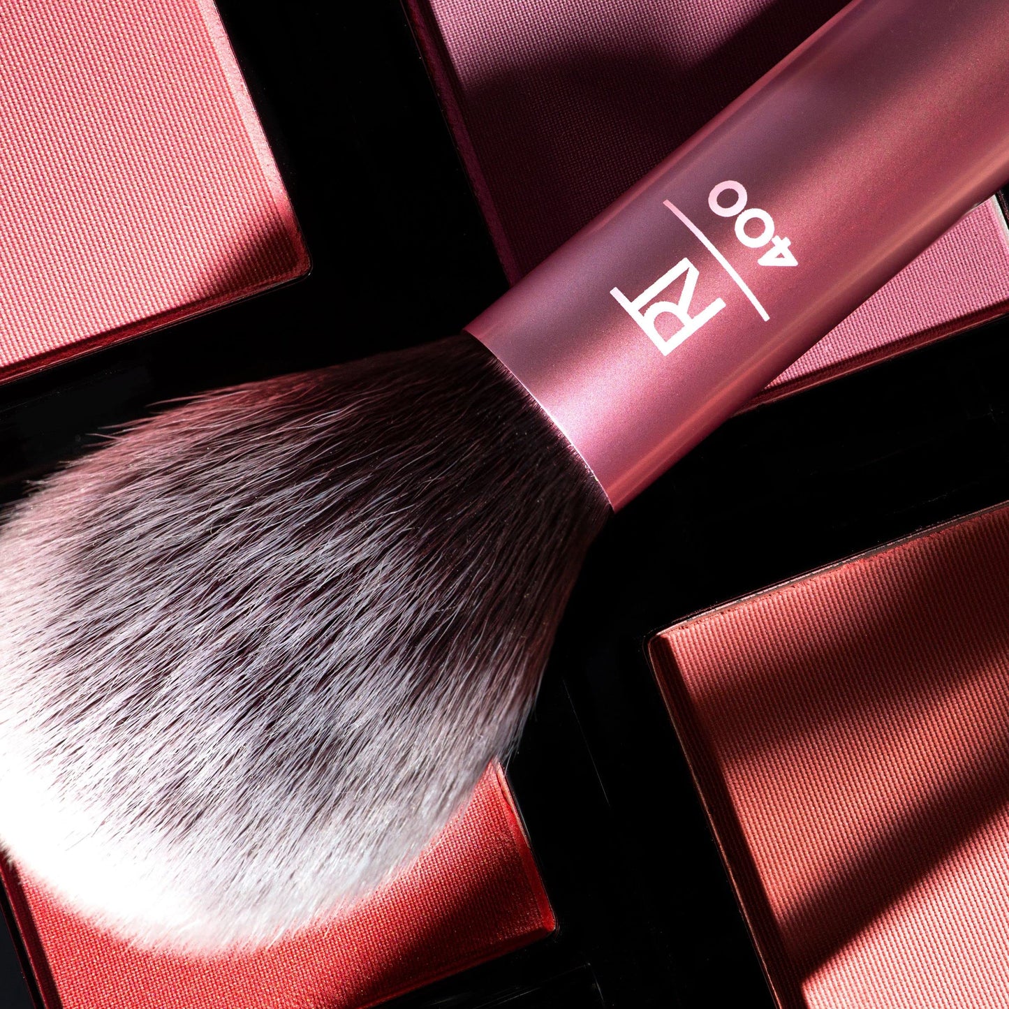Real Techniques Ultra Plush Blush Makeup Brush, For Loose, Cream, or Pressed Blush, Rosy Glow Cheeks, Fluffy Powder Brush, Aluminum Ferrules