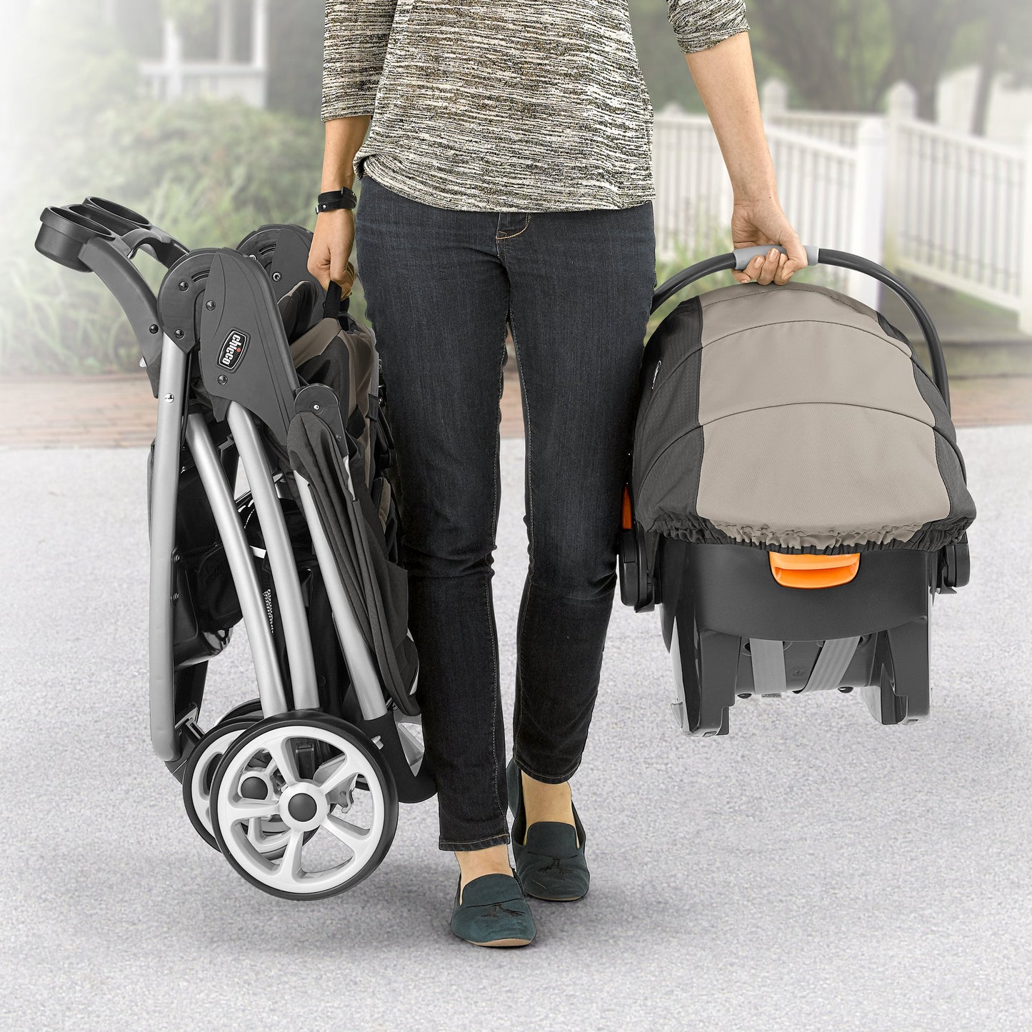 Chicco Viaro Quick-Fold Travel System, Includes Infant Car Seat and Base, Stroller and Car Seat Combo, Baby Travel Gear | Black/Black