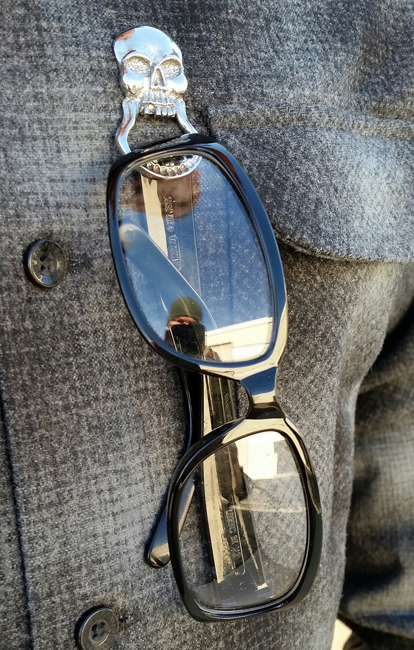 BIKER SUNGLASSES HOLDER PIN UPWING EAGLE