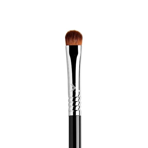 Sigma Beauty Professional E57 Firm Shader Brush - Professional Makeup Brush for Intense Applications or Controlled Finishes - Vegan Eyeshadow Brush