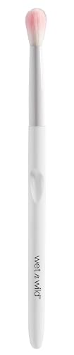 Wet 'n' Wild Makeup Brush, Crease Brush, Long-tipped, Tapered Brush that Flawlessly Picks Up Shadows to Apply to the Crease of the Eye, Easy-to-use