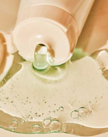 GLOMANCE The Squeeze Gel Cleanser