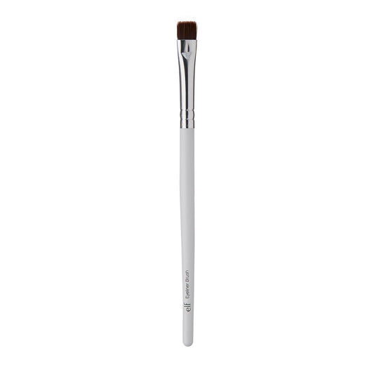 e.l.f. Eyeliner Brush, Makeup Brush For Ultra-Thin & Smooth Eyeliner Application, Perfectly Reaches The Inner & Outer Lash Line, Vegan & Cruelty-Free