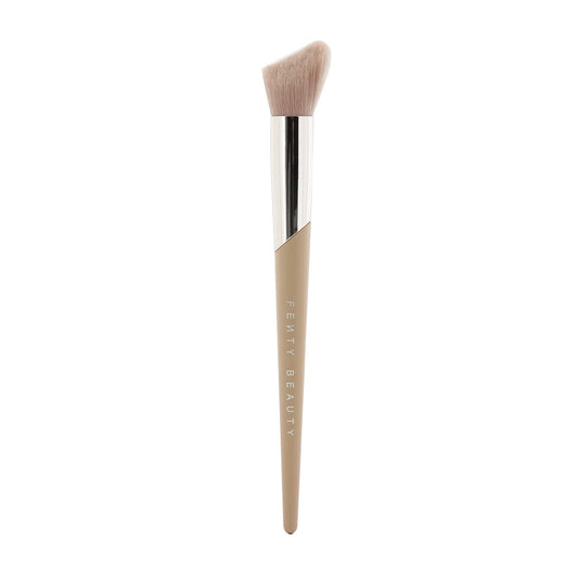 Fenty Beauty by Rihanna Cheek-Hugging Highlight Brush 120