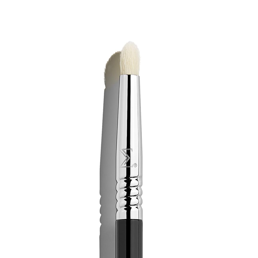 Sigma Beauty Professional E30 Pencil Brush - Pencil Applicator Makeup Brush with Synthetic SigmaTech® Fibers for Flawless Eye Makeup, EyeBrush