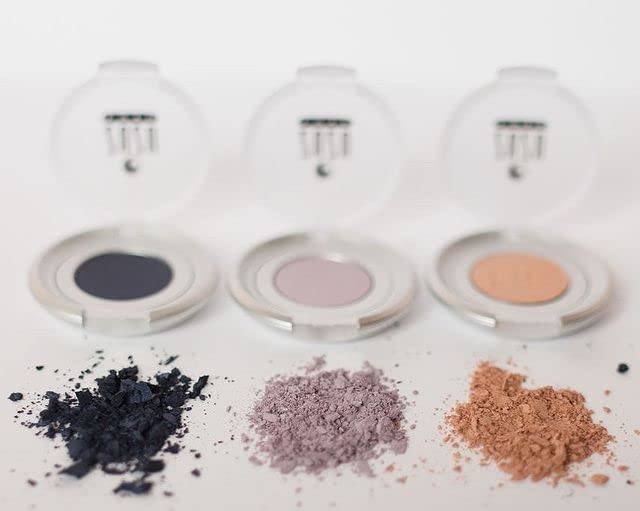 Zuzu Luxe Mineral Eyeshadow (Eternity - Beige/Cool Shimmer), Richly pigmented, velvety smooth formula. Natural, Paraben Free, Vegan, Gluten-free